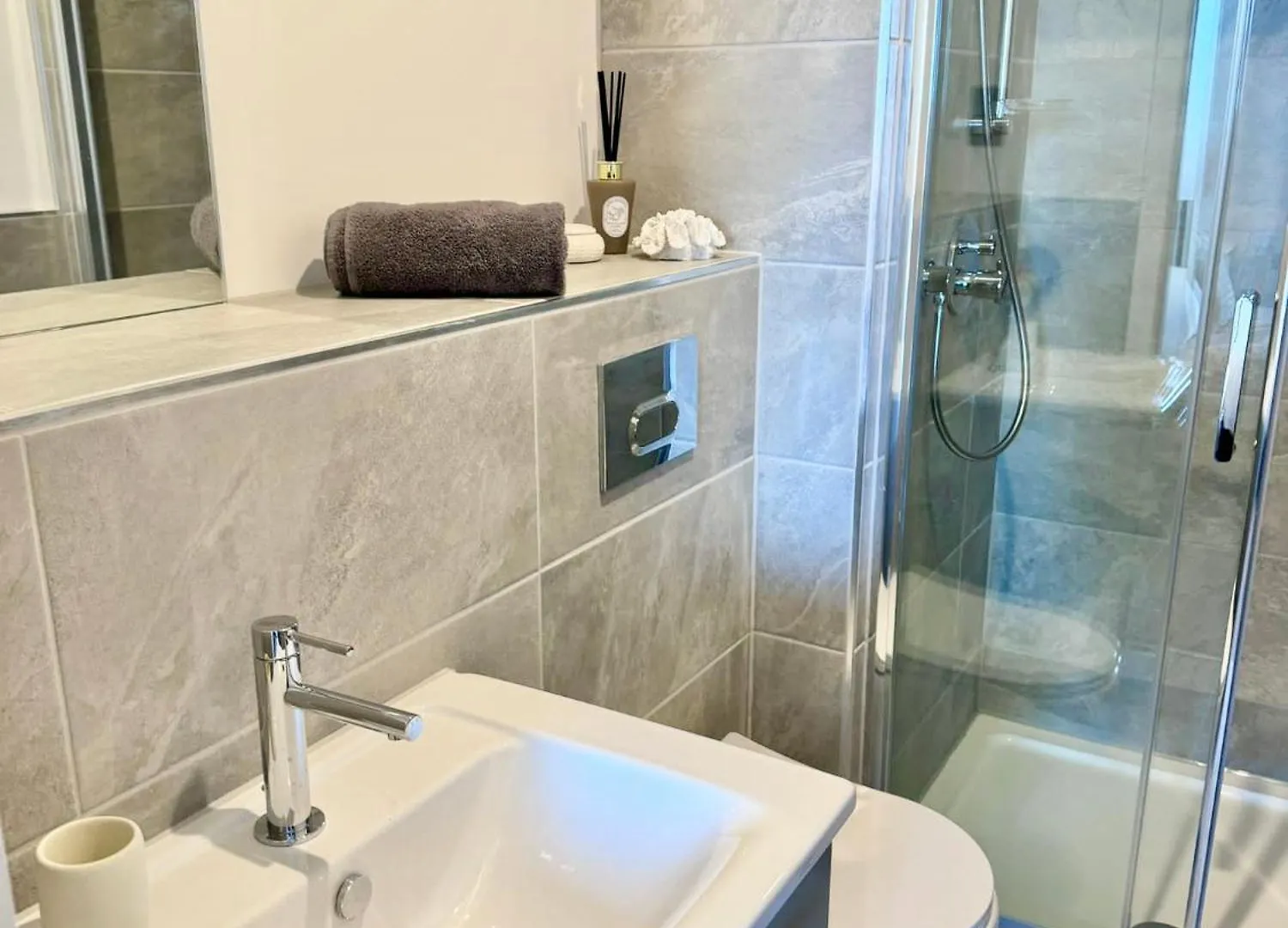 Apartment Stay@55 -Secure Underground Parking York