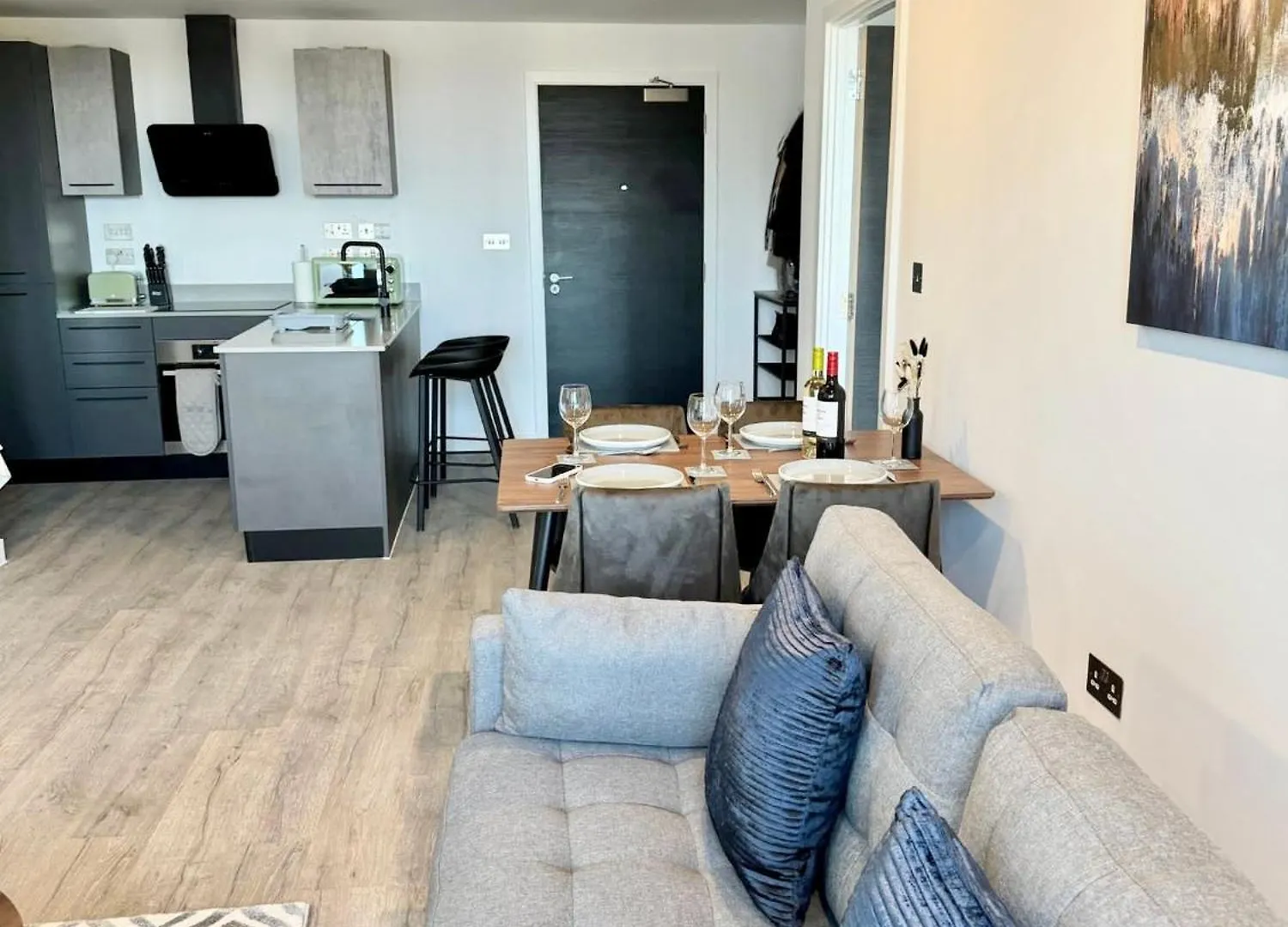 Stay@55 -Secure Underground Parking York Apartment