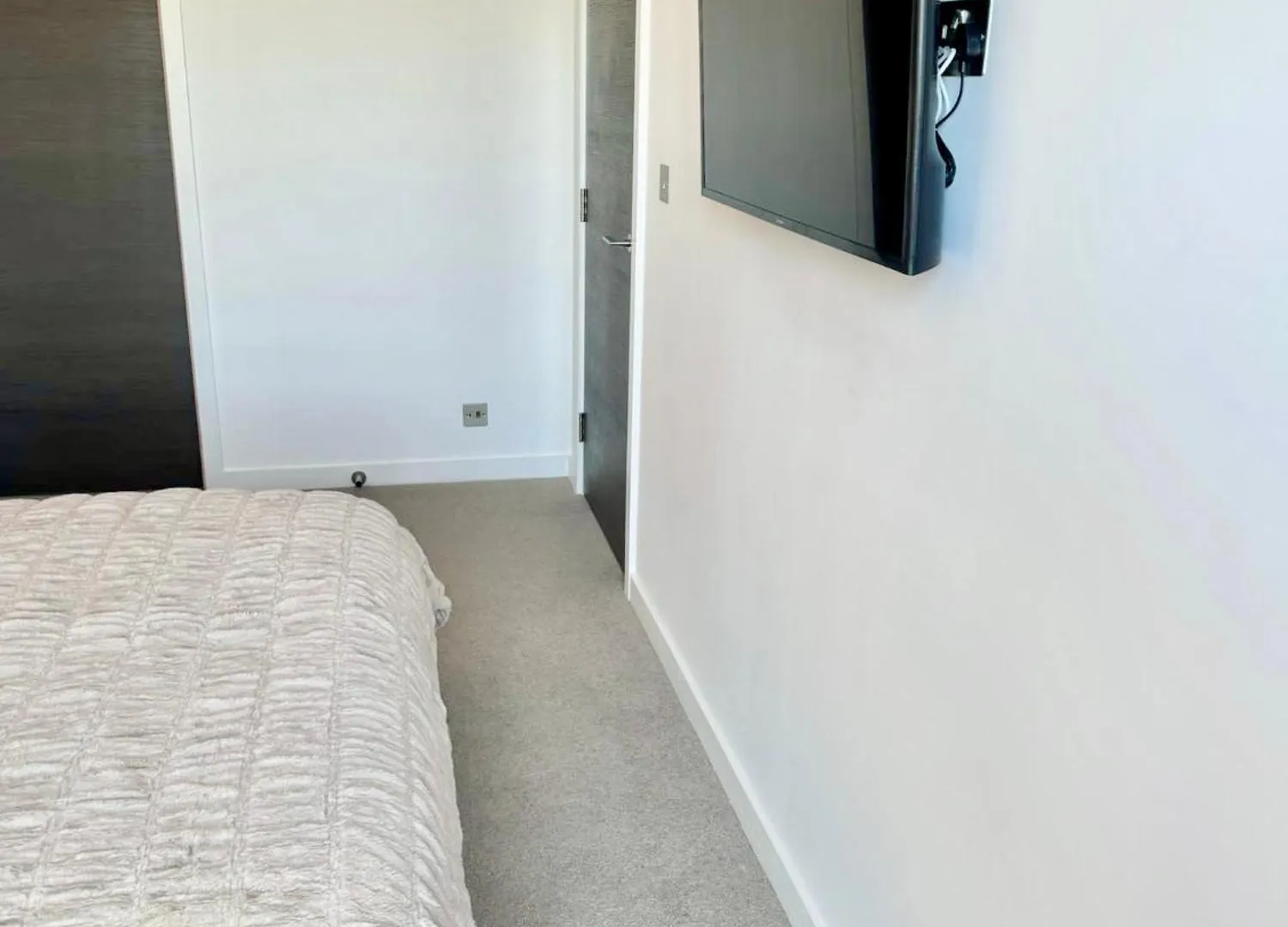 Stay@55 -Secure Underground Parking York Apartment